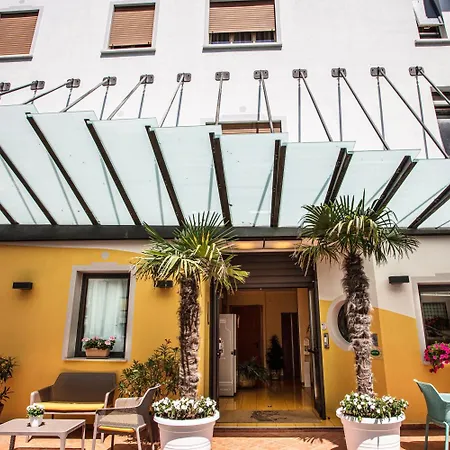 Hotel Diana 3*